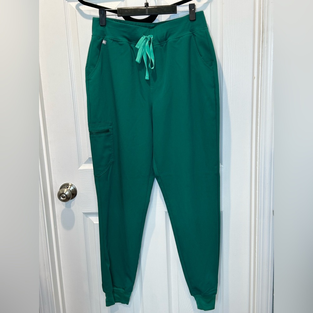 Figs Hunter Green HW Zamora LT